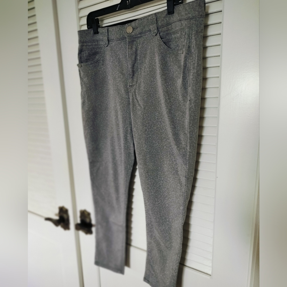 Democracy AB Solution Jeans Women Gray Leopard Print, Stretch, Tummy Control 16P